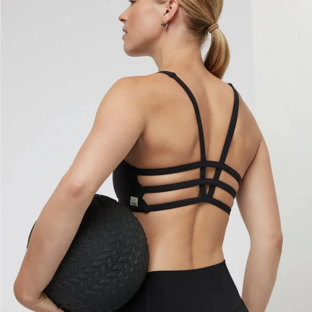 Vuori Sports Bra - Picture 7 of 7